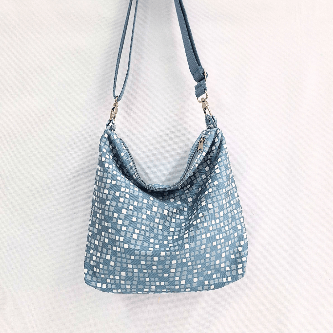 bolso-hobo-tela-azul-celeste-cristina-alba-frontal