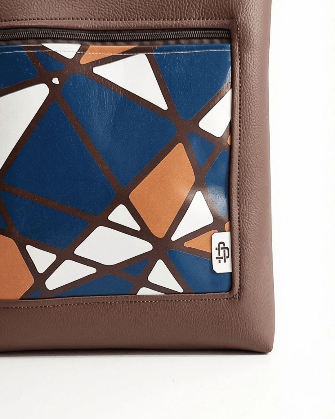 cristina-alba-mochila-mujer-antirrobo-reversible-115-marron-chocolate-marfil-hielo