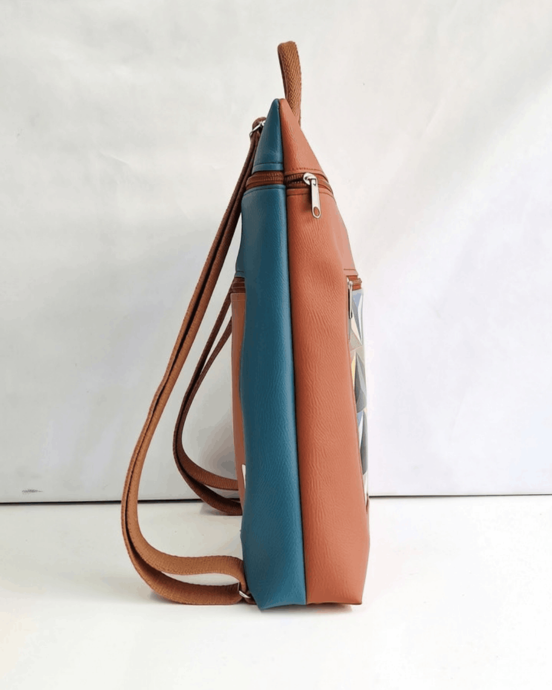 cristina-alba-mochila-mujer-antirrobo-reversible-66-terracota-teja-azul
