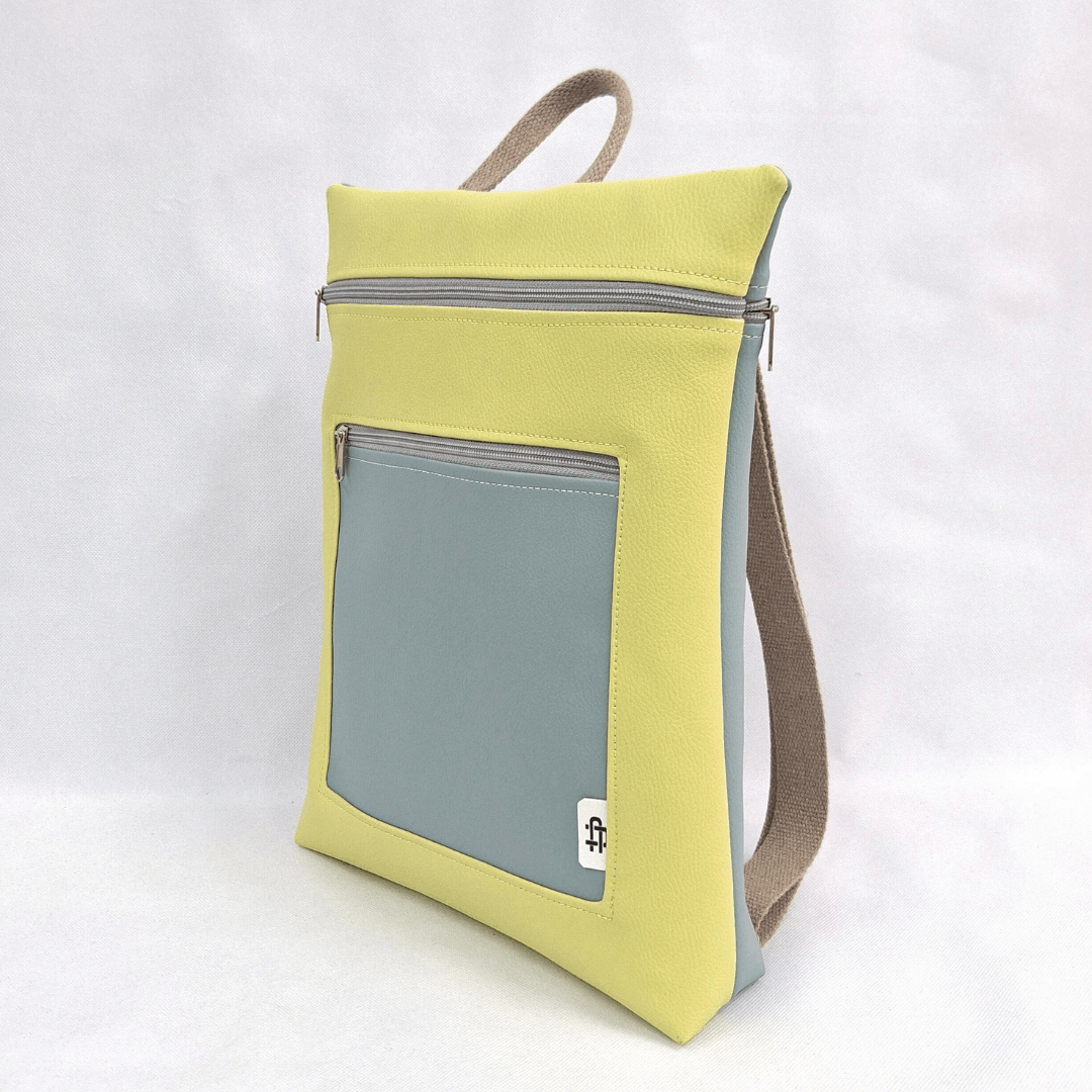 cristina-alba-mochila-reversible-antirrobo-impermeable-2026-54