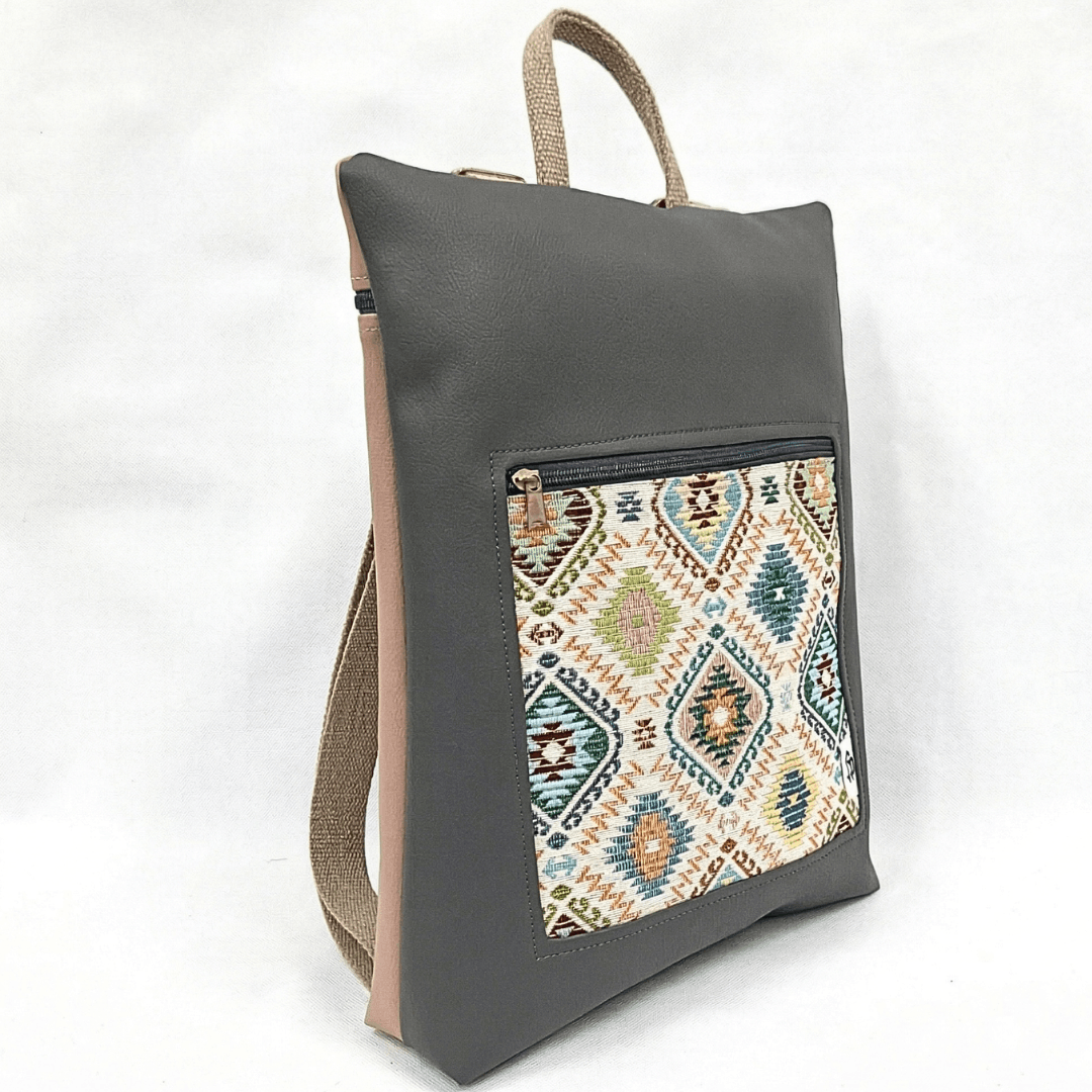 mochila-antirrobo-mujer-india-gris-matengo-rosa-empolvado-estampado-cristina-alba