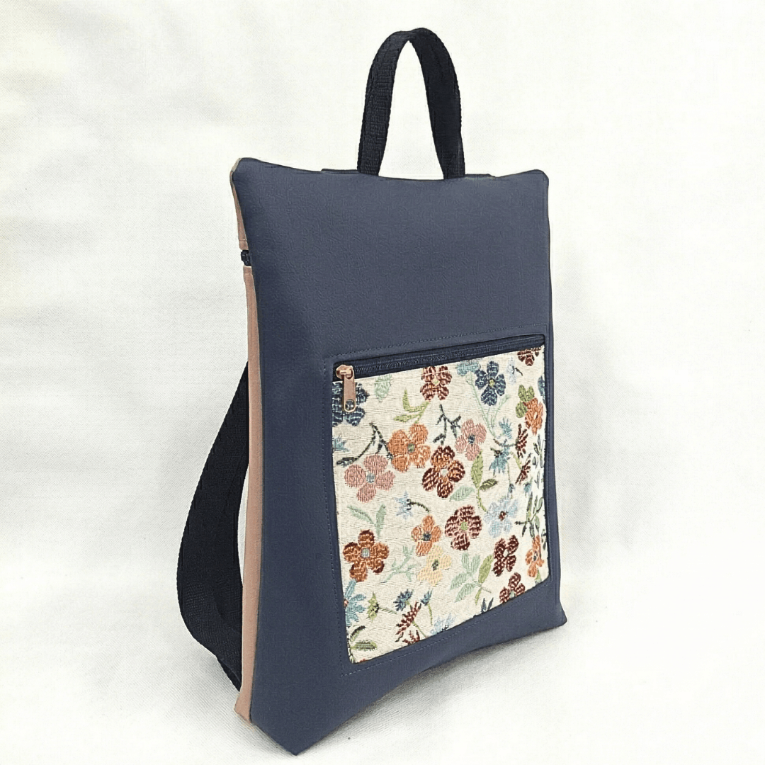 mochila-antirrobo-mujer-primavera-azul-marino-rosa-empolvado-estampado-cristina-alba